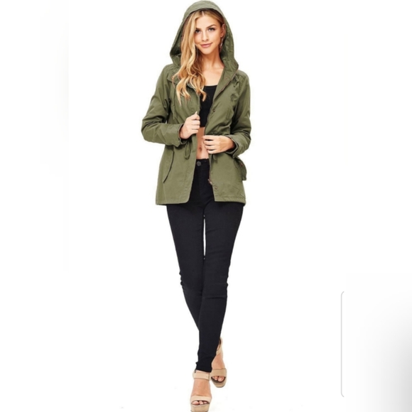 Women's Cargo Style Hoodie Jacket - Picture 3 of 6